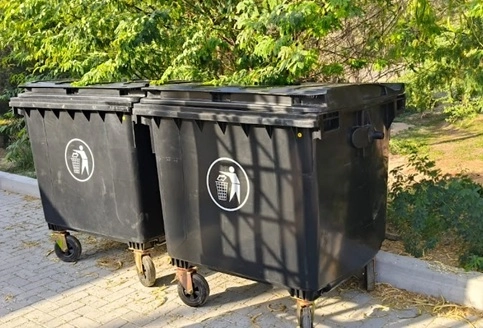 Modern waste bins for homes and offices offering hygiene and style in UAE